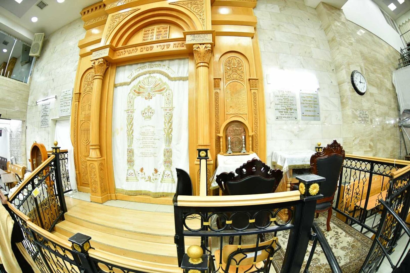 ראש השנה בחצה"ק סערט ויז'ניץ