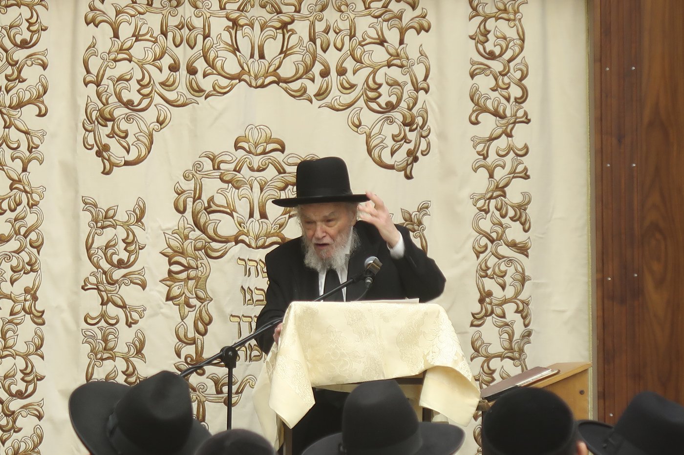 הגרמ"ה הירש בשיחה בישיבת 'משכנות התורה'