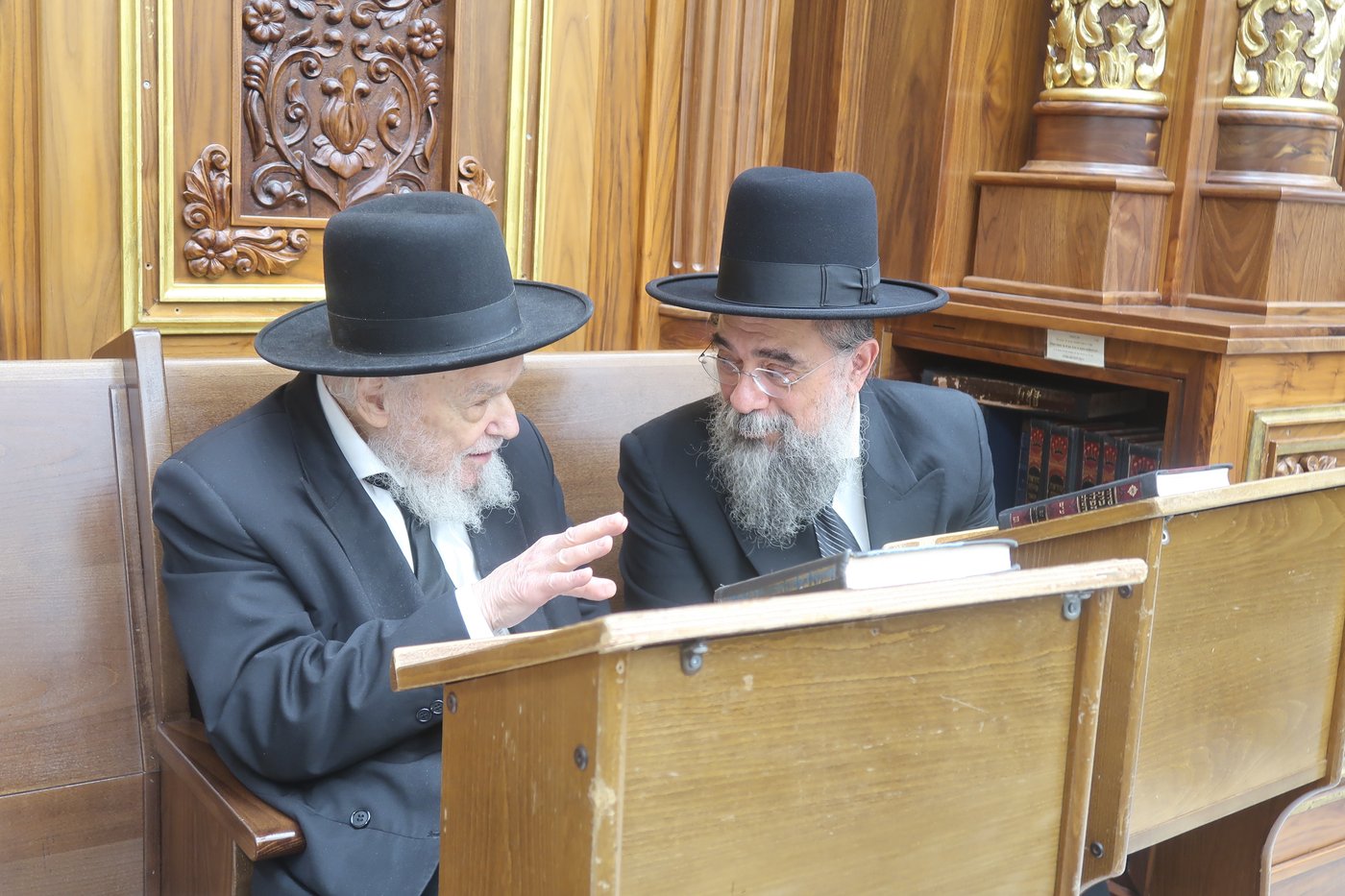 הגרמ"ה הירש בשיחה בישיבת 'משכנות התורה'