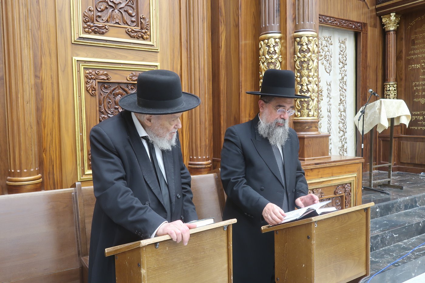 הגרמ"ה הירש בשיחה בישיבת 'משכנות התורה'