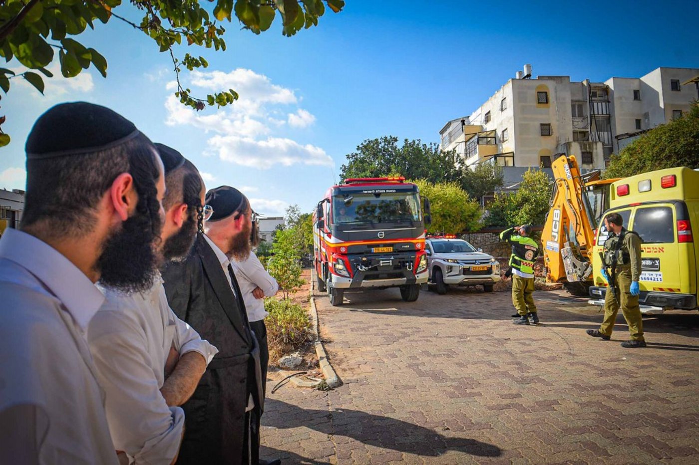 כיבוי השריפה ביישוב החרדי עמנואל