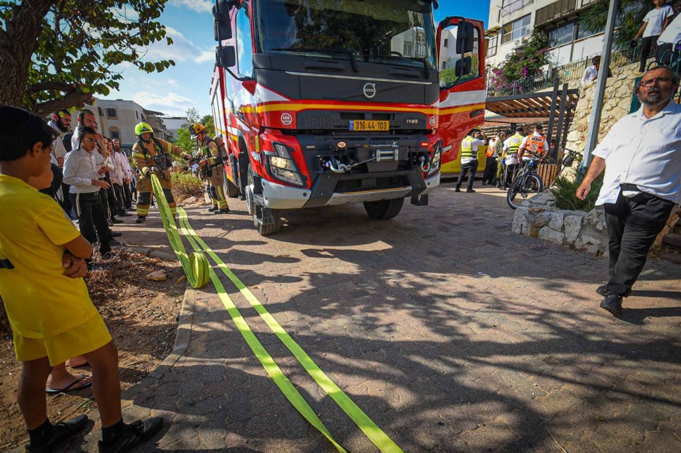 כיבוי השריפה ביישוב החרדי עמנואל