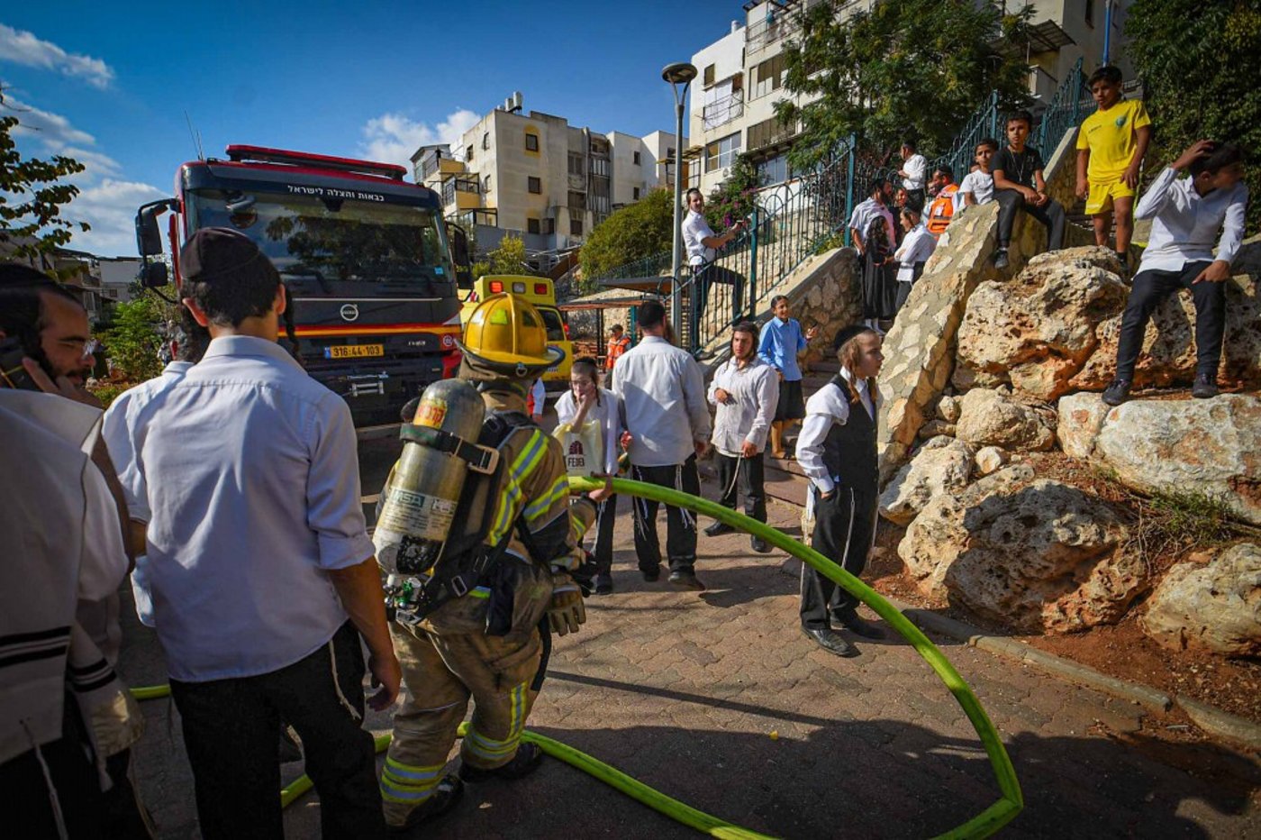 כיבוי השריפה ביישוב החרדי עמנואל