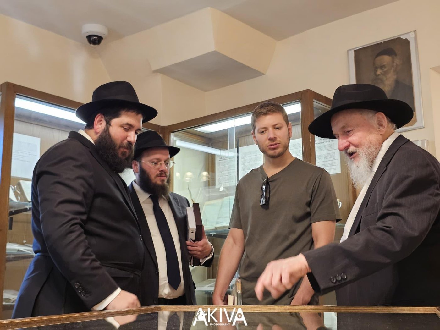 יאיר נתניהו בביקור במרכז העולמי של חסידות חב”ד