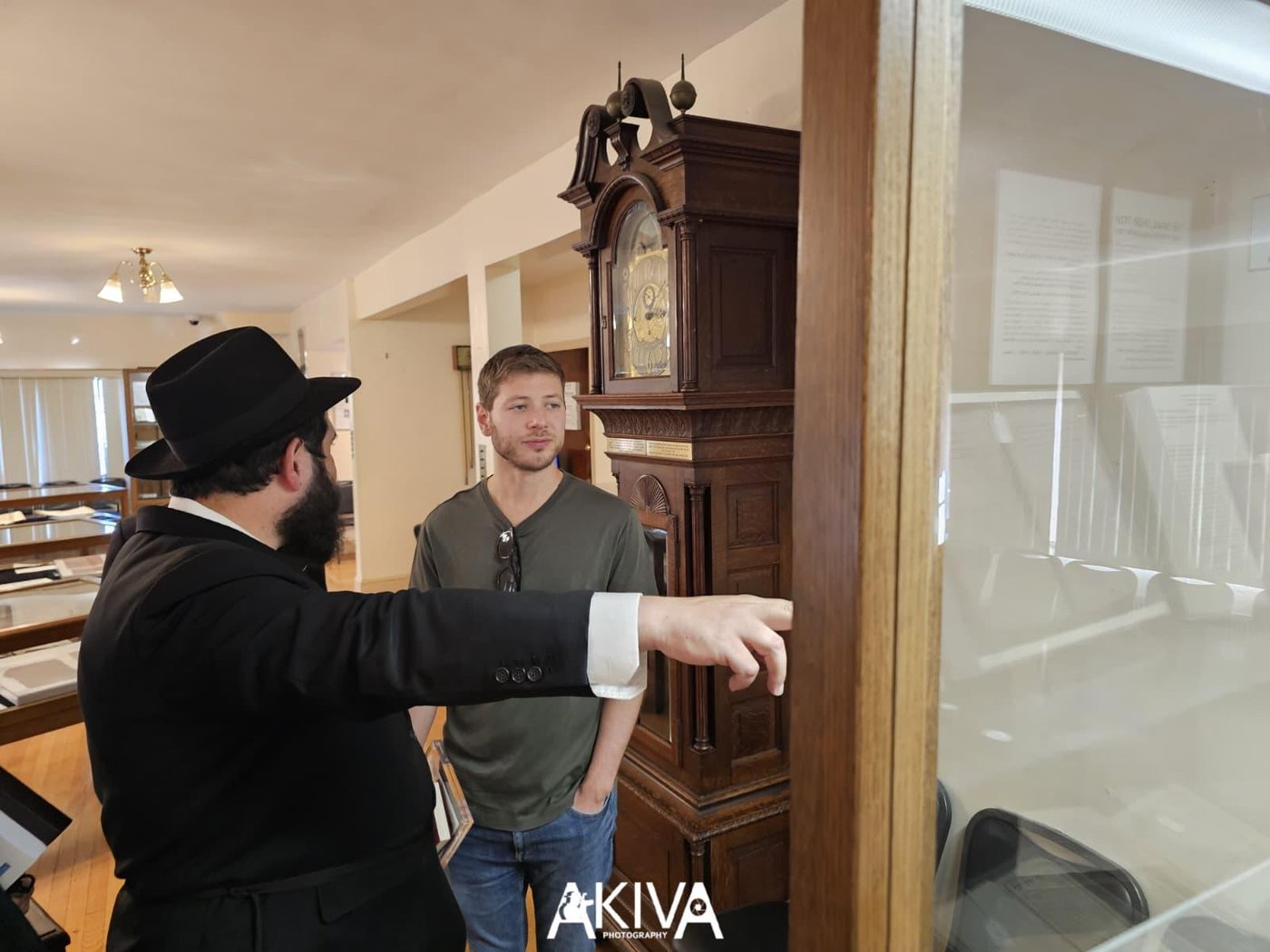 יאיר נתניהו בביקור במרכז העולמי של חסידות חב”ד