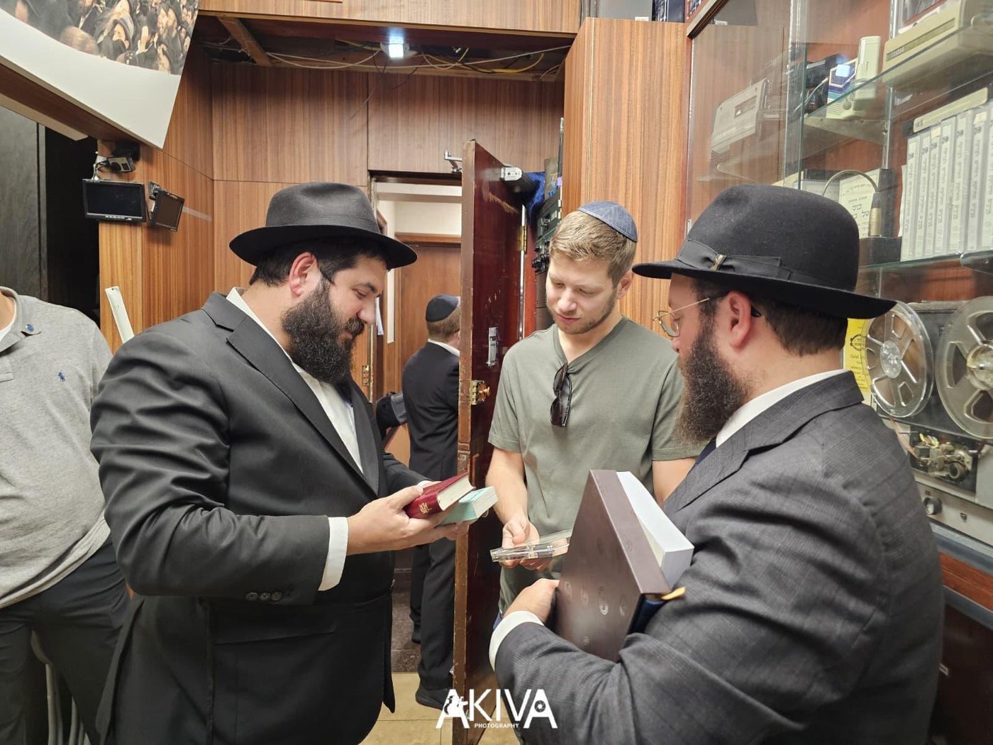 יאיר נתניהו בביקור במרכז העולמי של חסידות חב”ד