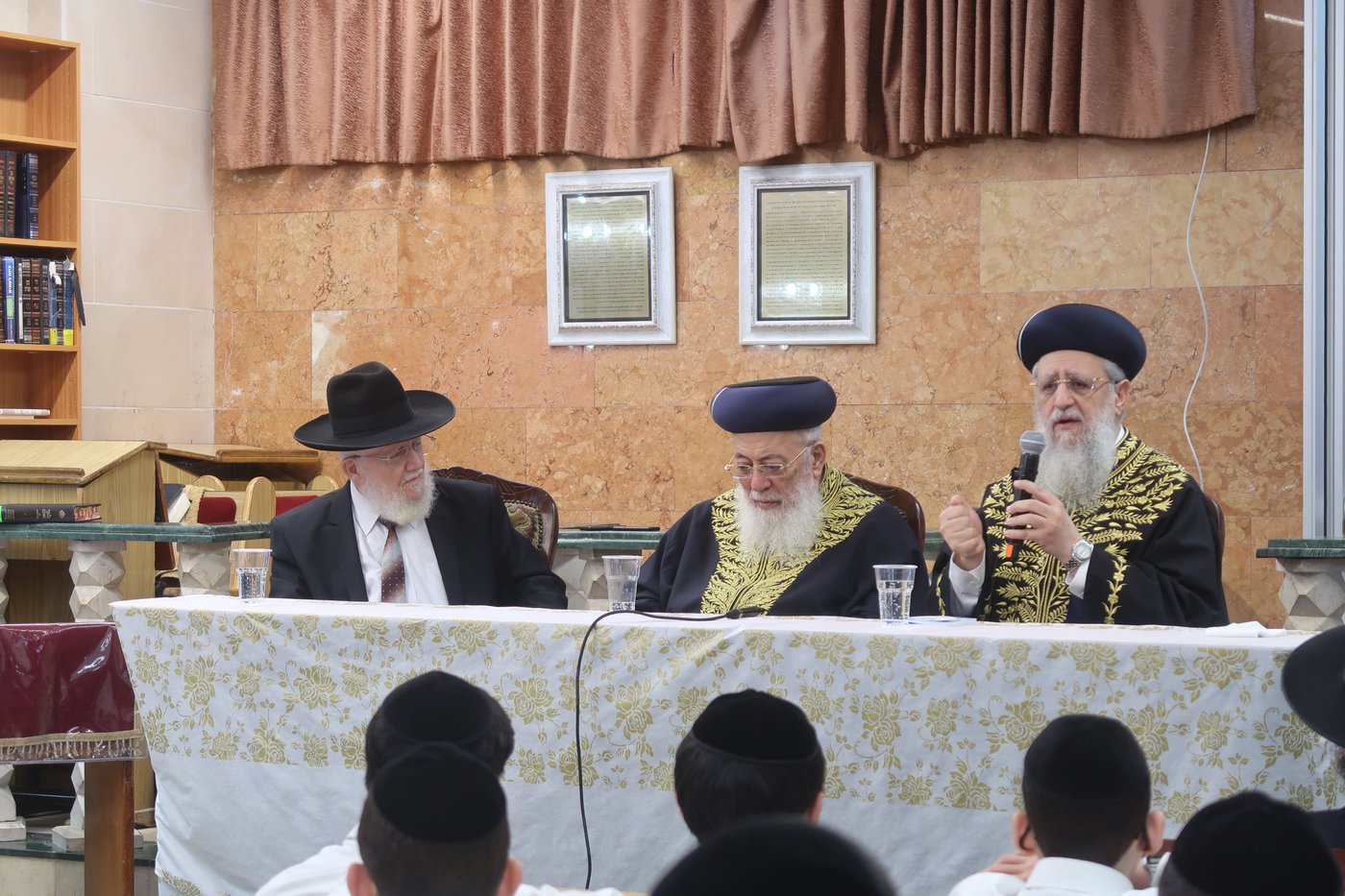 הראשלצי"ם הגר"ד יוסף והגרש"מ עמאר בכסא רחמים