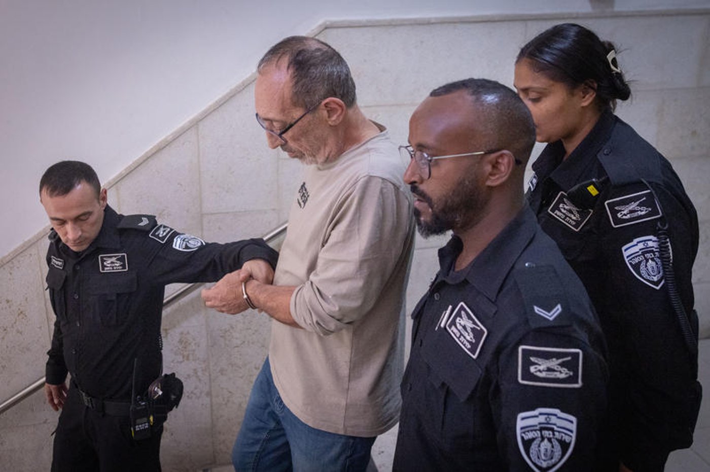 נפגשו יום לפני ותכננו "טבעת אש" סביב מעון נתניהו; הגיע מחופש עם זקן - והצית הפח "בצורה פחזנית"