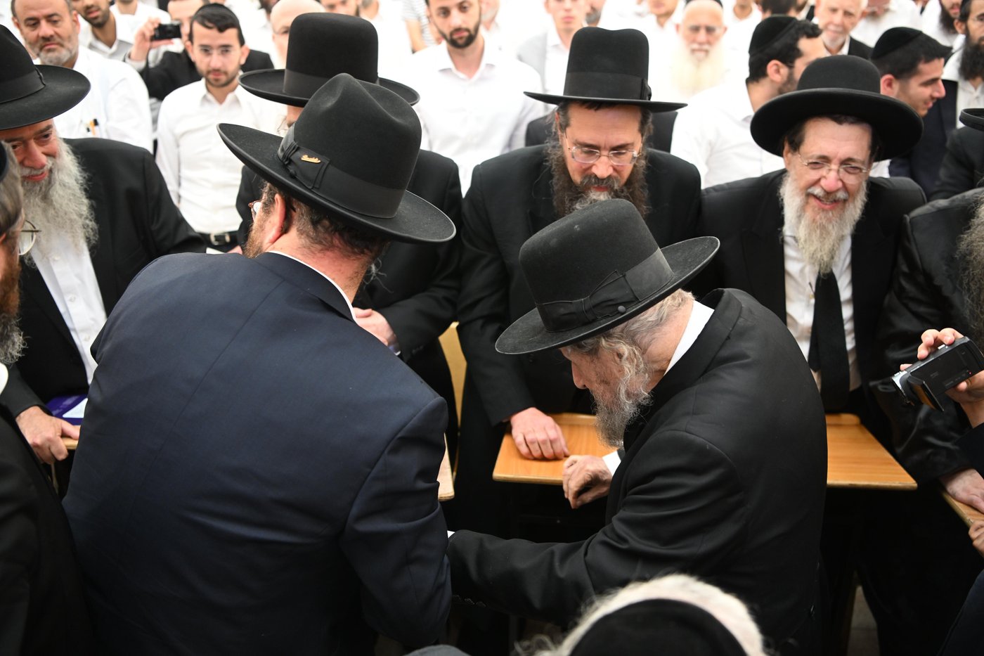 שיחת החיזוק של הגר"ד לנדו בישיבת מיר