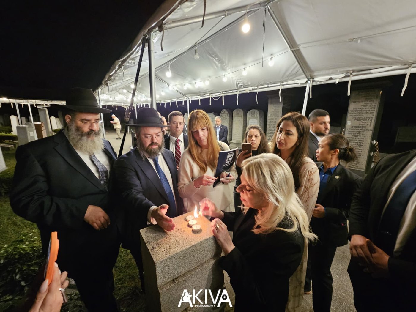 ערב הפגישה הגורלית עם טראמפ: שרה נתניהו נשאה תפילה באוהל הרבי מחב"ד