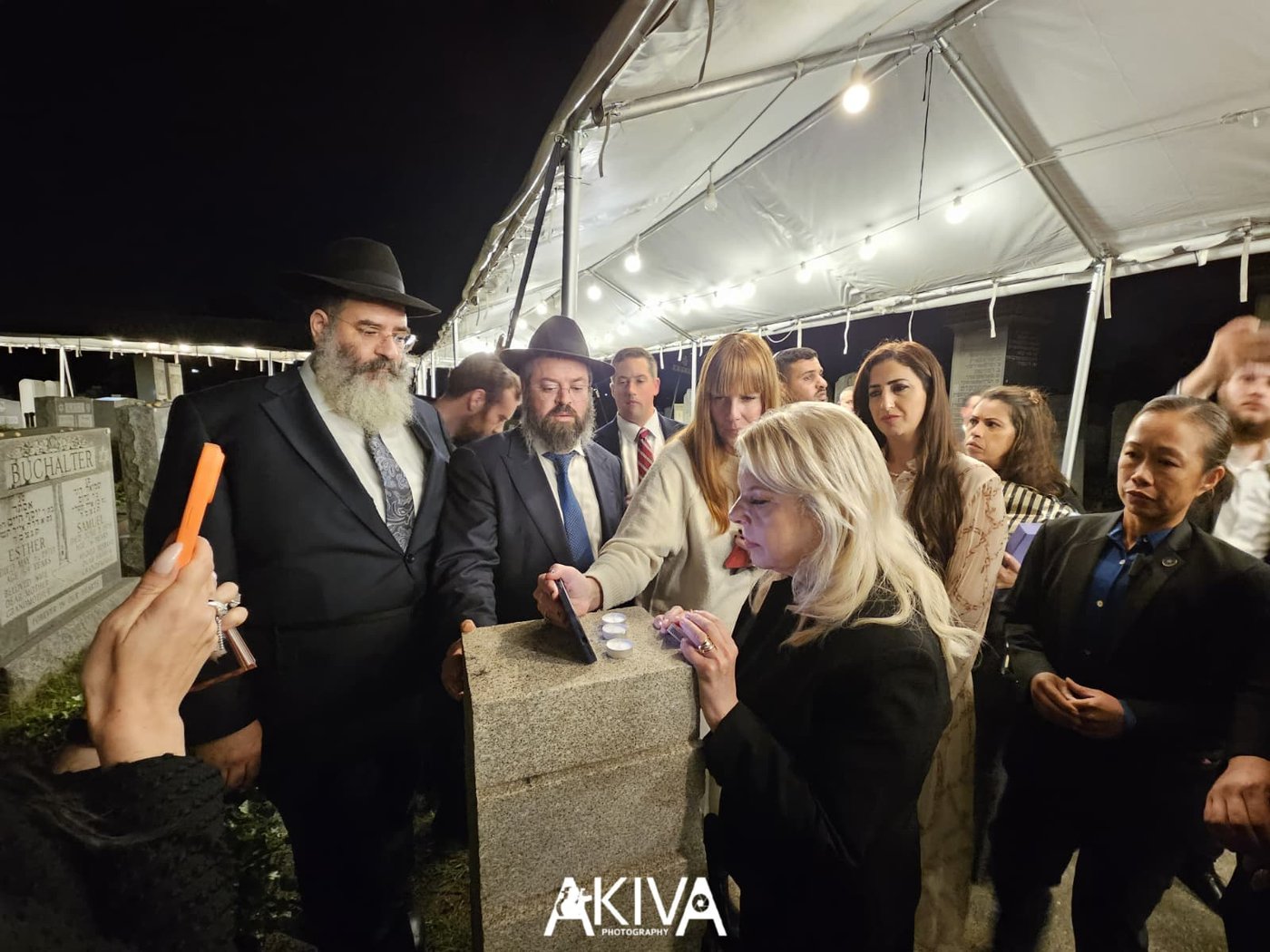 ערב הפגישה הגורלית עם טראמפ: שרה נתניהו נשאה תפילה באוהל הרבי מחב"ד