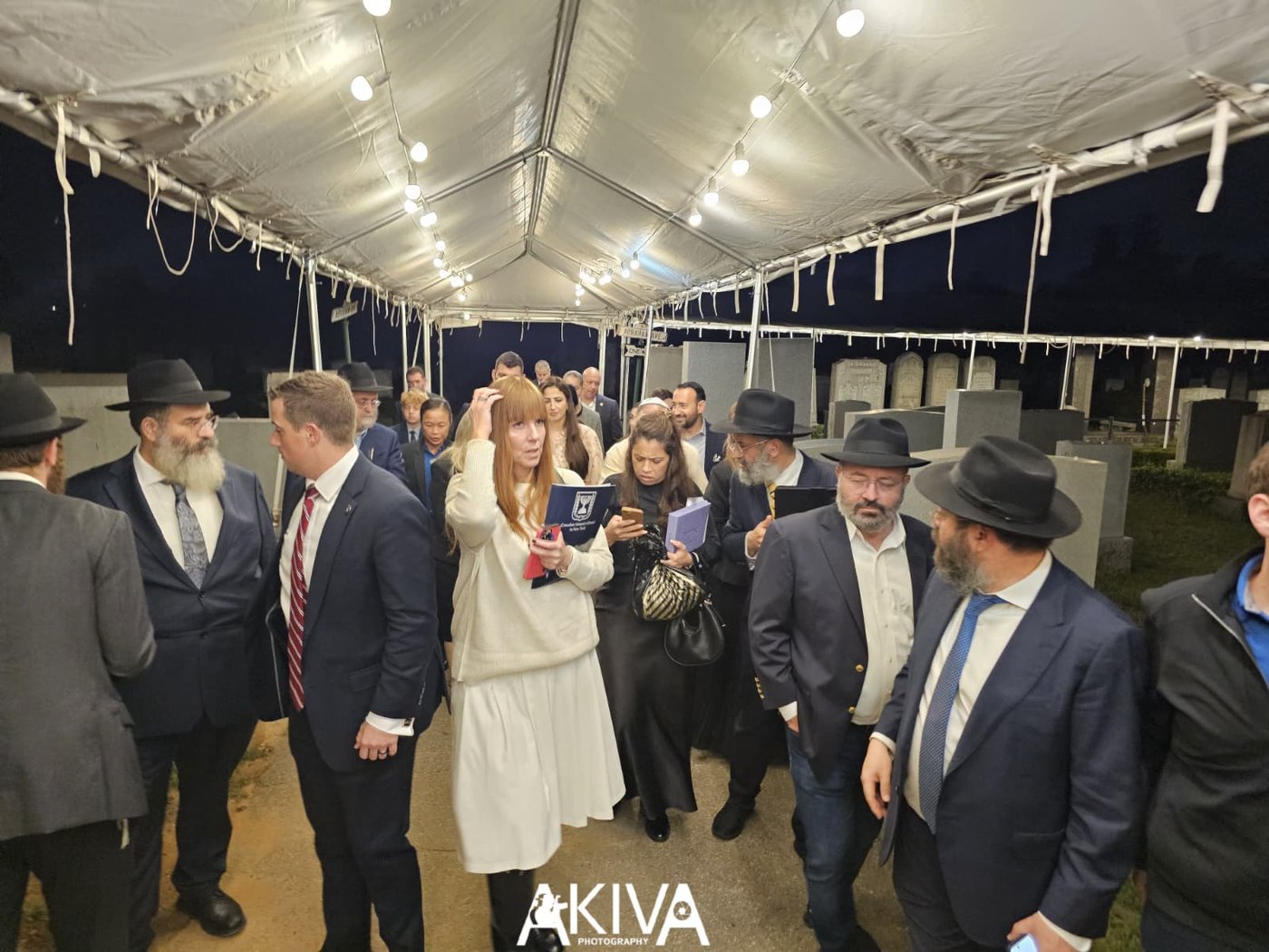 ערב הפגישה הגורלית עם טראמפ: שרה נתניהו נשאה תפילה באוהל הרבי מחב"ד