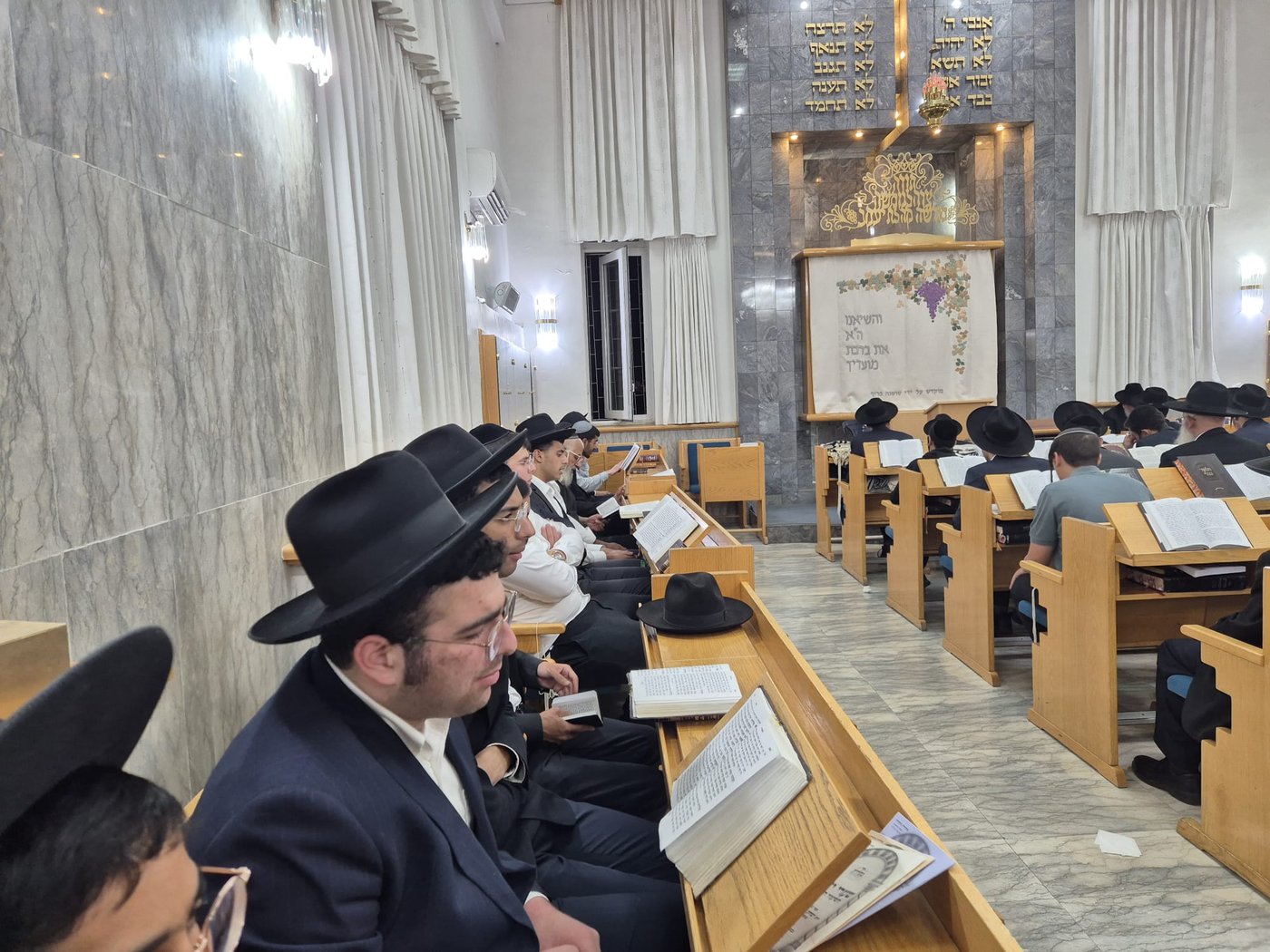 סליחות בבית הכנסת 'מסילת ישרים'