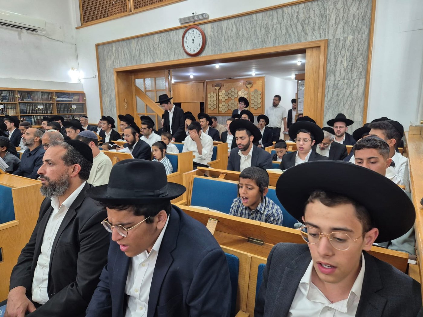סליחות בבית הכנסת 'מסילת ישרים'