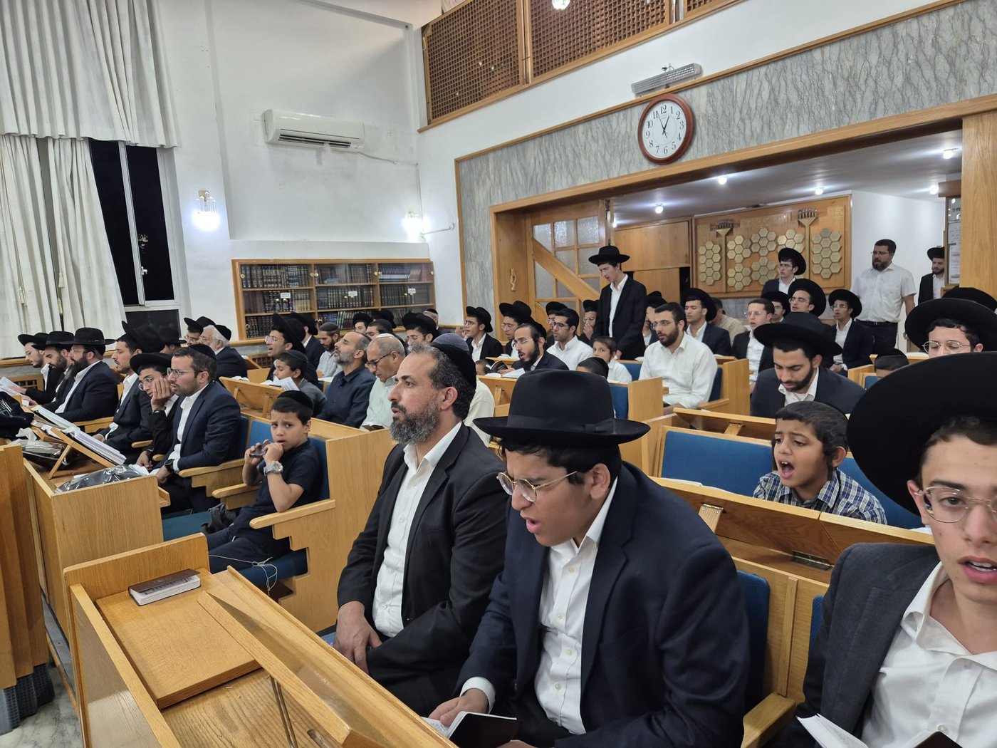 סליחות בבית הכנסת 'מסילת ישרים'