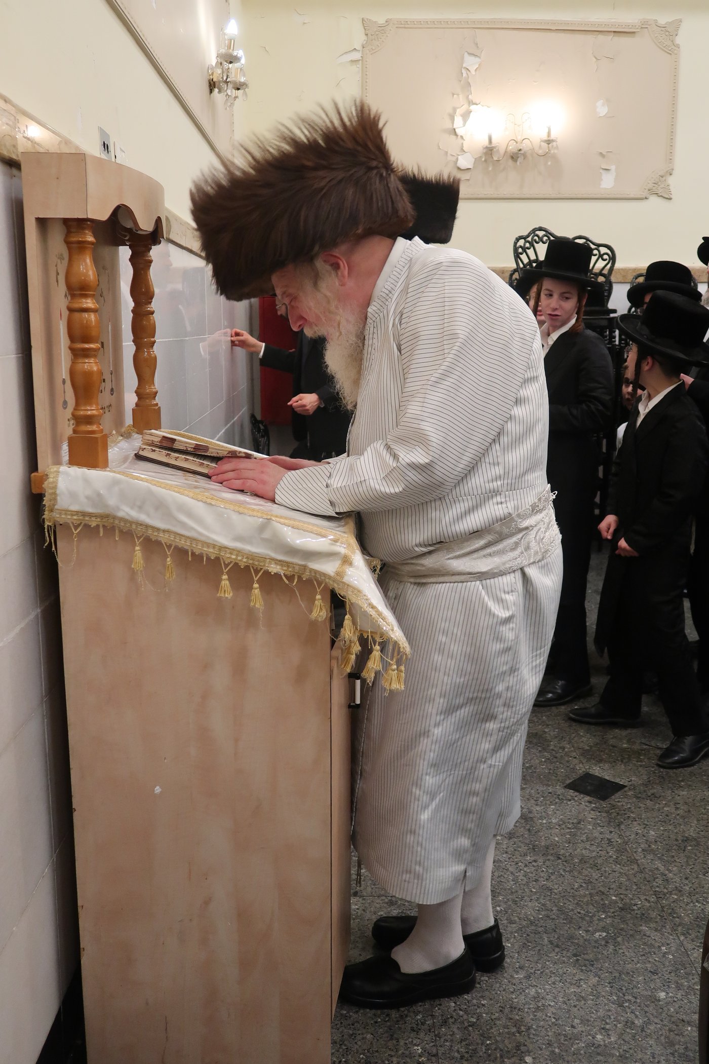 הרבי המשפיע ממבקשי אמונה בשבת בברכפלד
