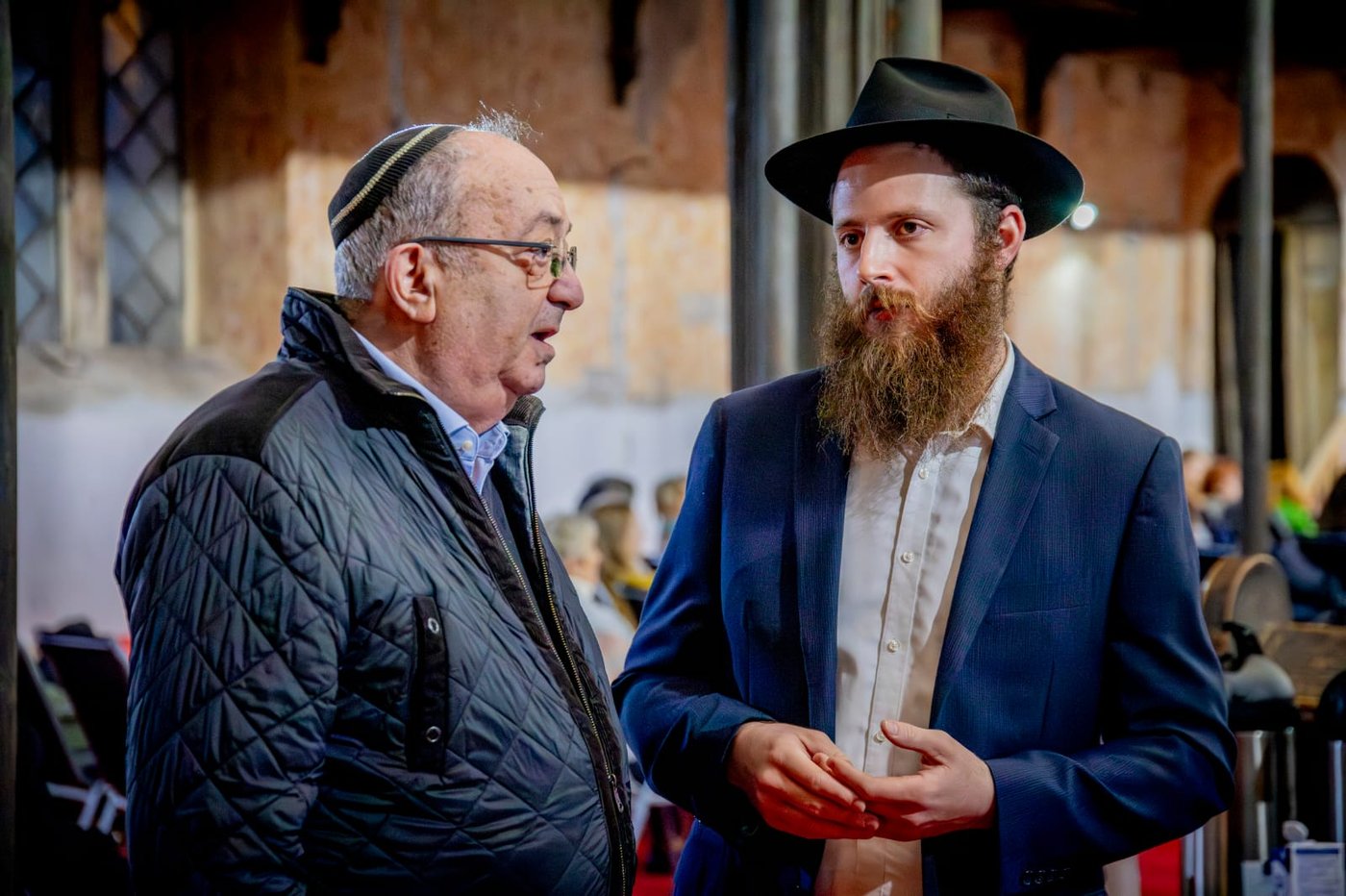 למרות גל השנאה והרדיפה: החגיגה היהודית המוחצנת בלב אירופה
