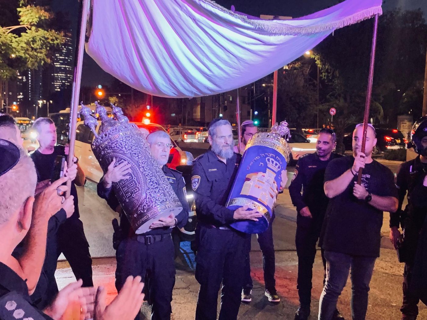 חנוכת בית הכנסת של תחנת לב ת"א, בשילוב הכנסת ספר תורה