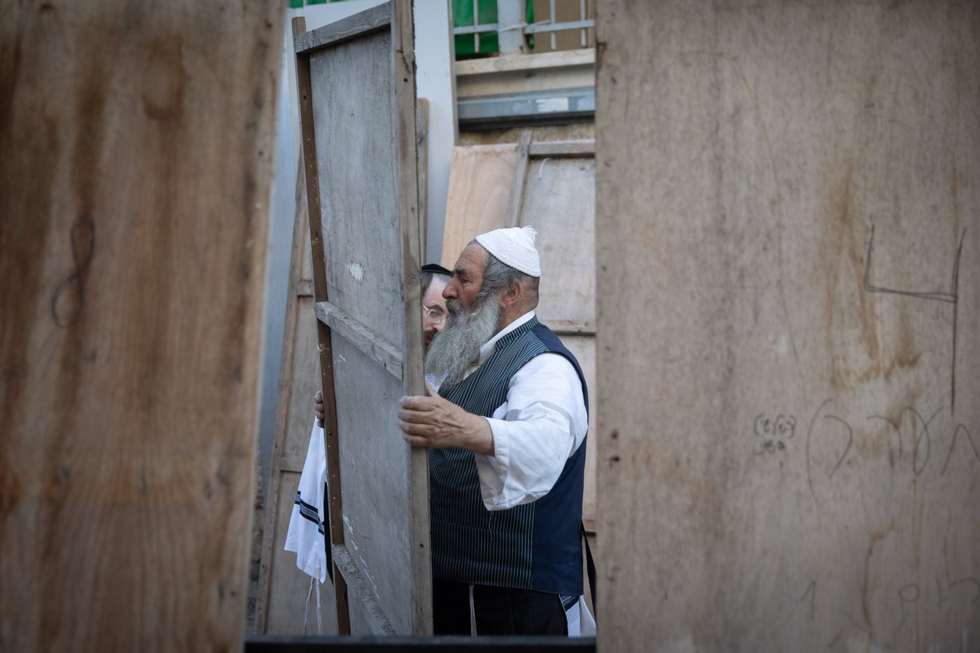 ערב חג סוכות במאה שערים