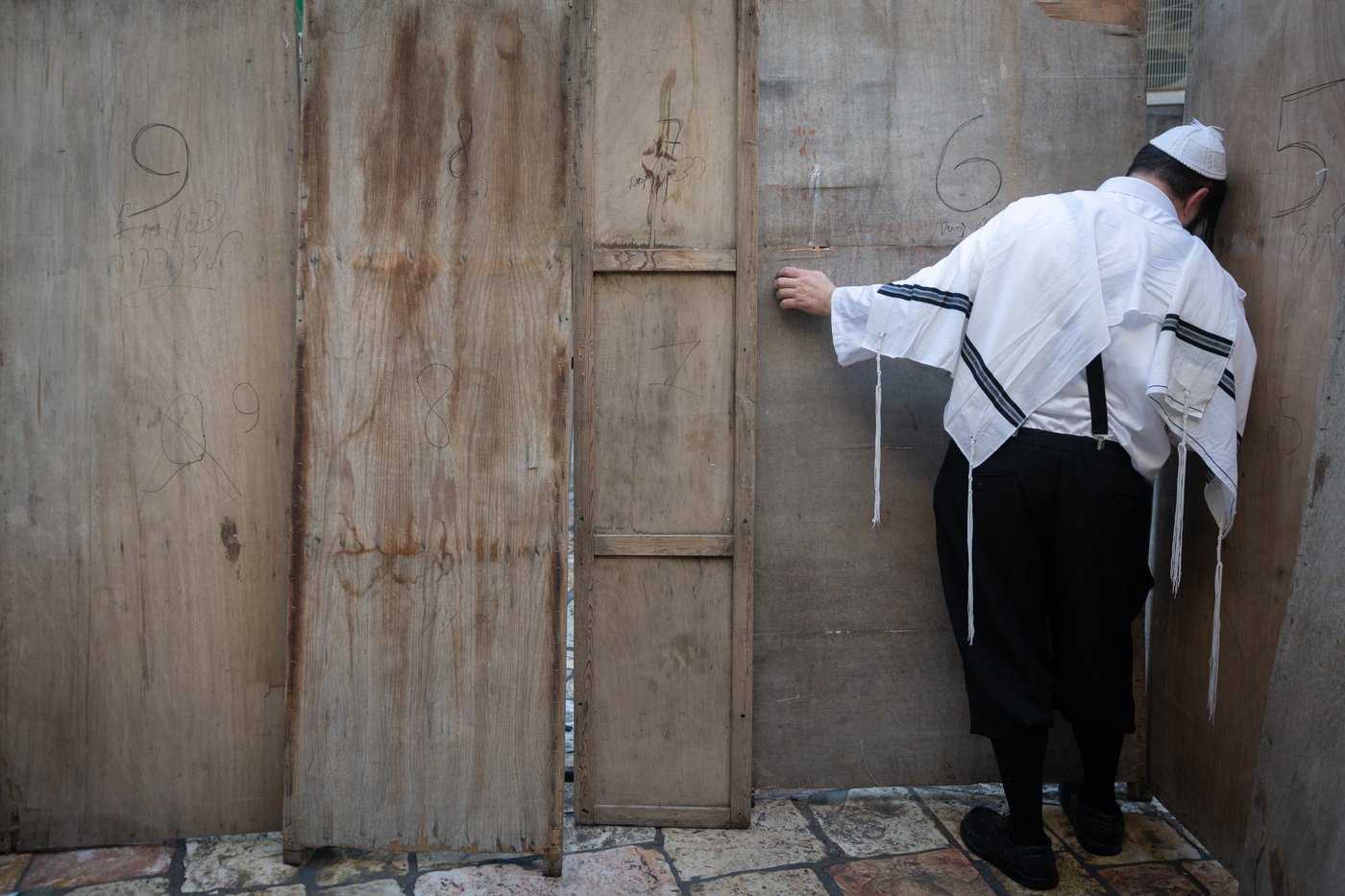 ערב חג סוכות במאה שערים