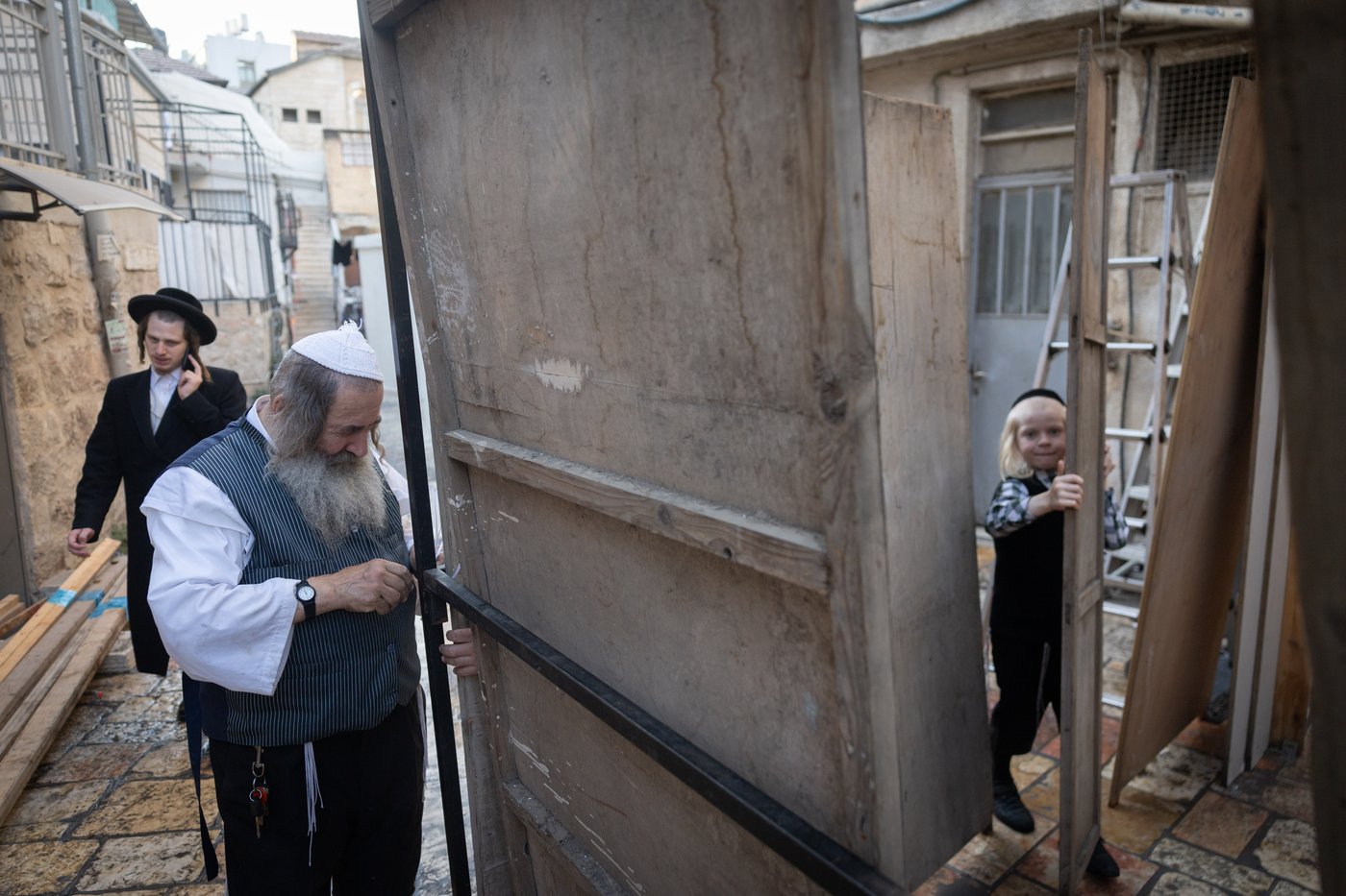 ערב חג סוכות במאה שערים
