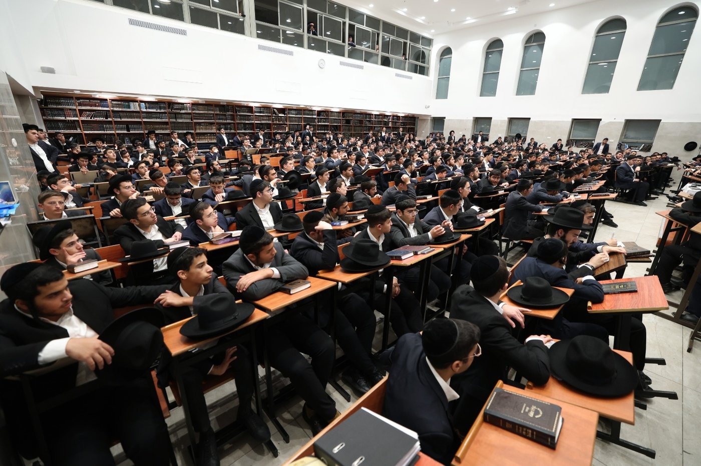 הגר"מ צדקה בישיבת אוהל תורה