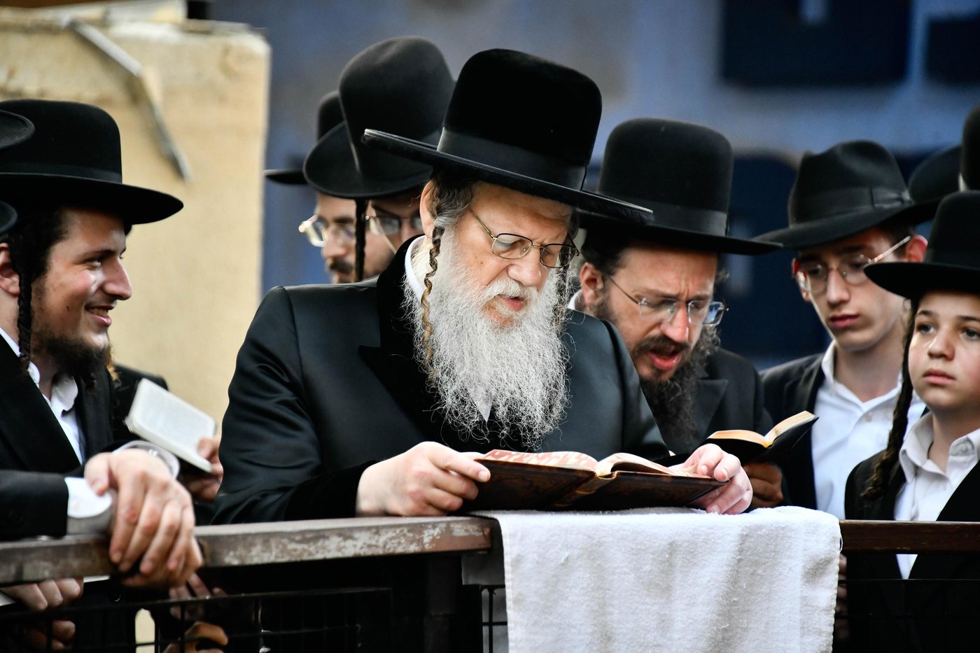 האדמו"ר ממודז'יץ במעמד תשליך