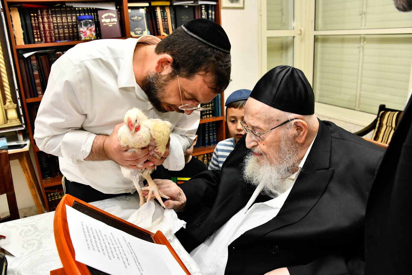 הגרמ"צ ברגמן במנהג כפרות