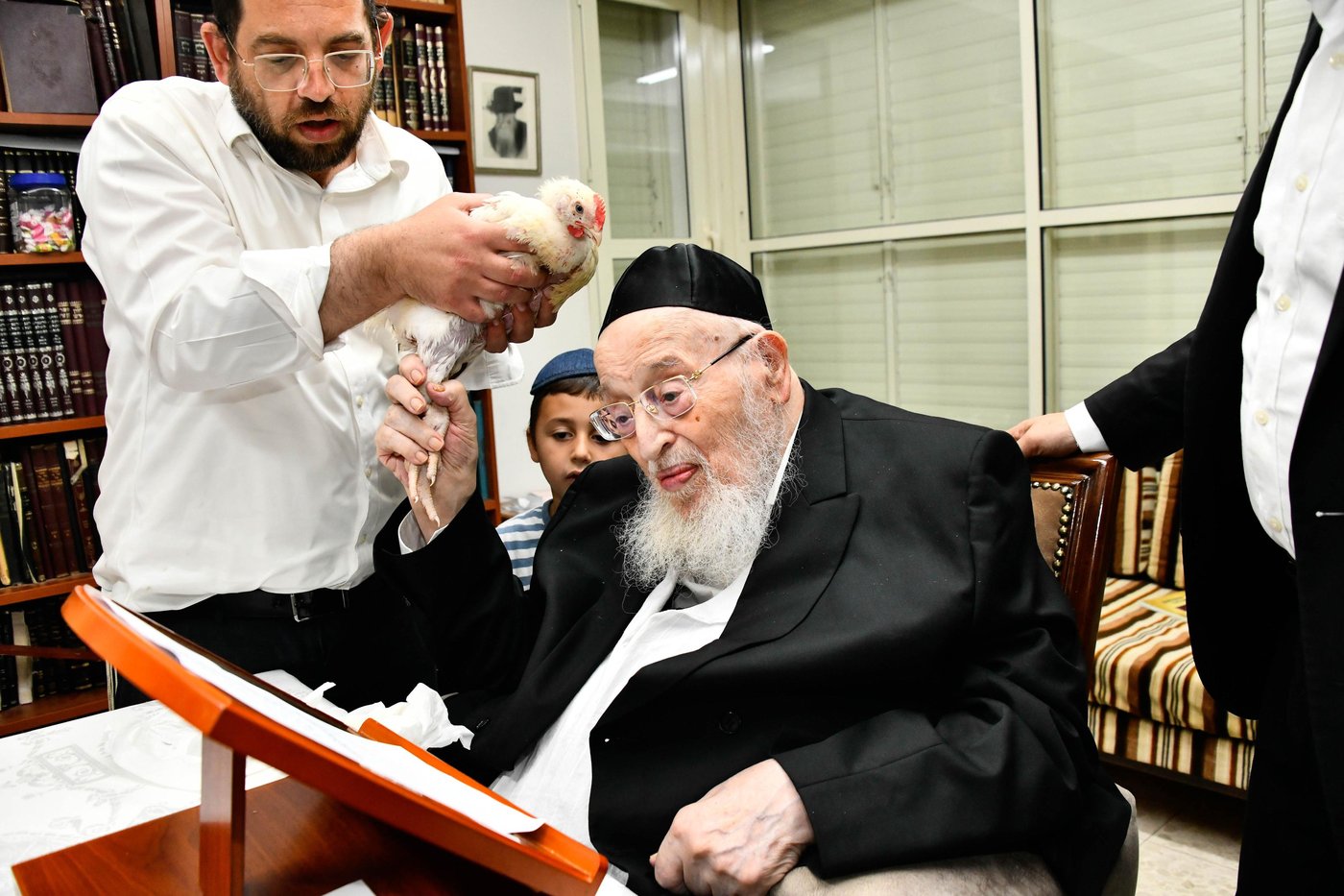הגרמ"צ ברגמן במנהג כפרות