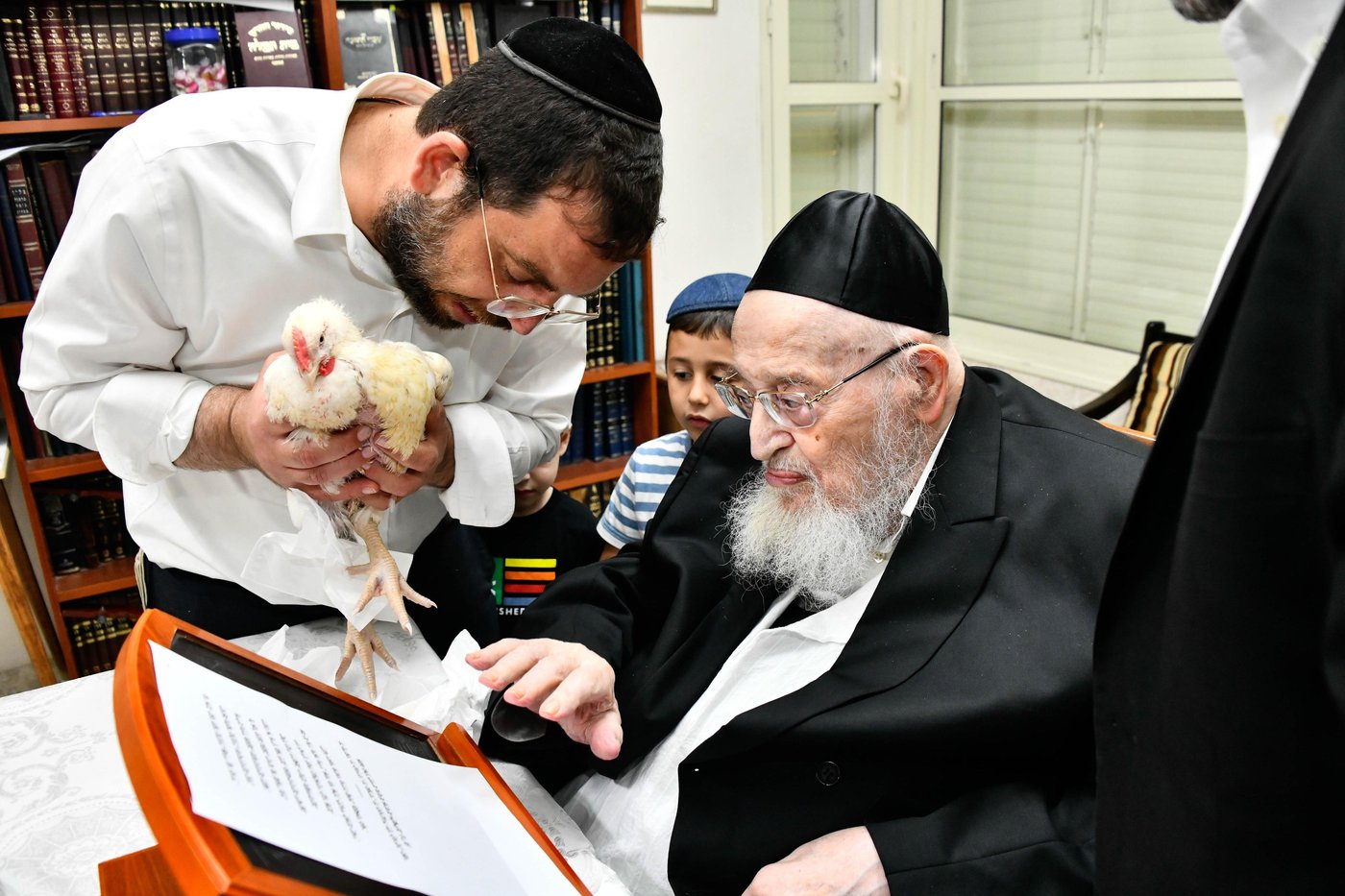 הגרמ"צ ברגמן במנהג כפרות