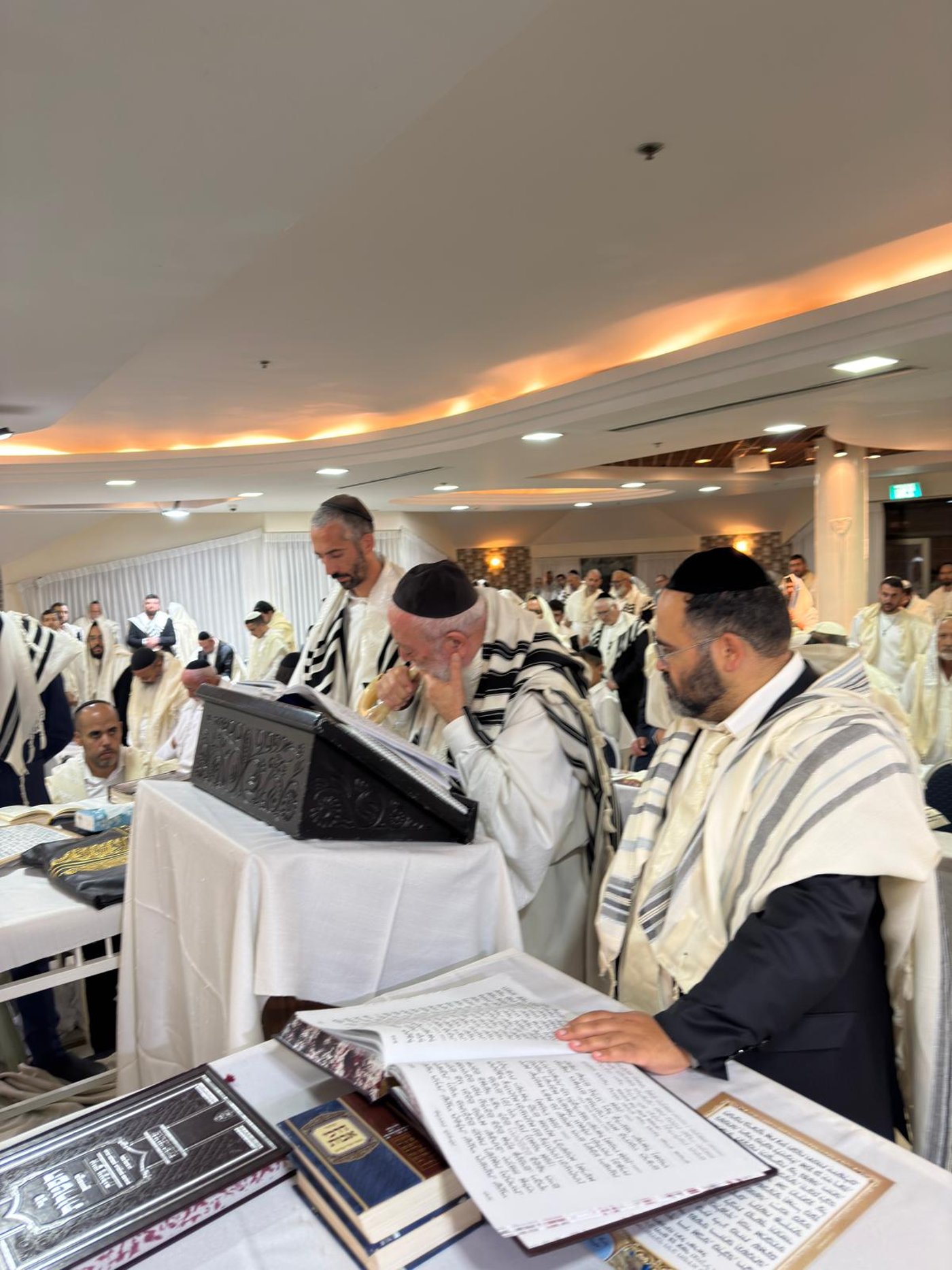 מוצאי יום כיפור אצל הראשל"צ הגרש"מ עמאר