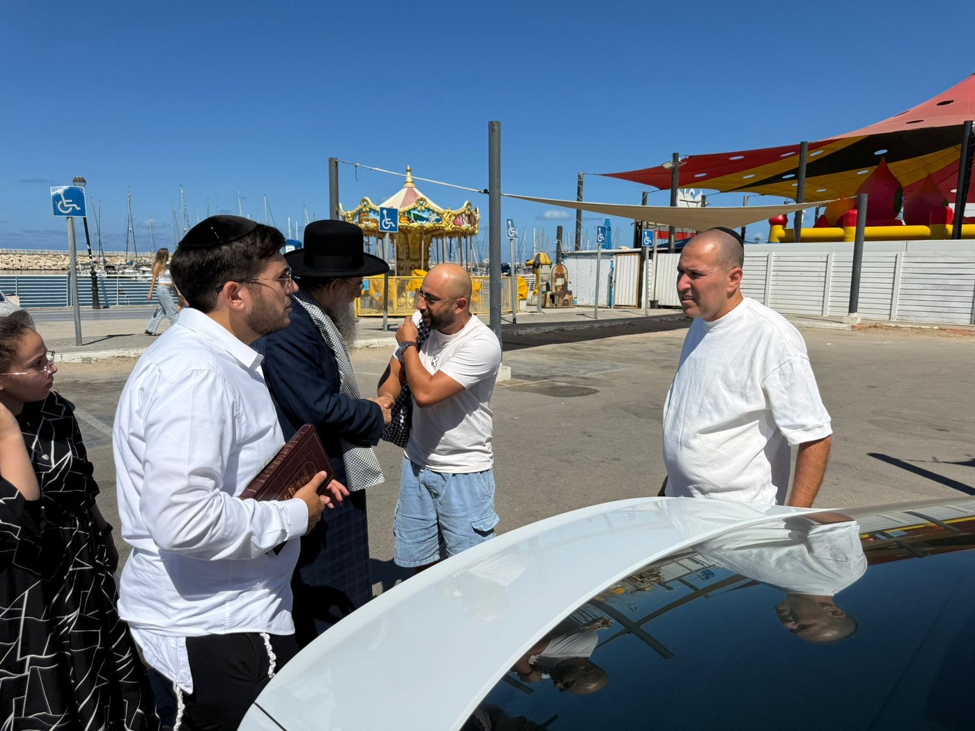 הגאון רבי יצחק ברדא בערב כיפור בלב הים באשקלון