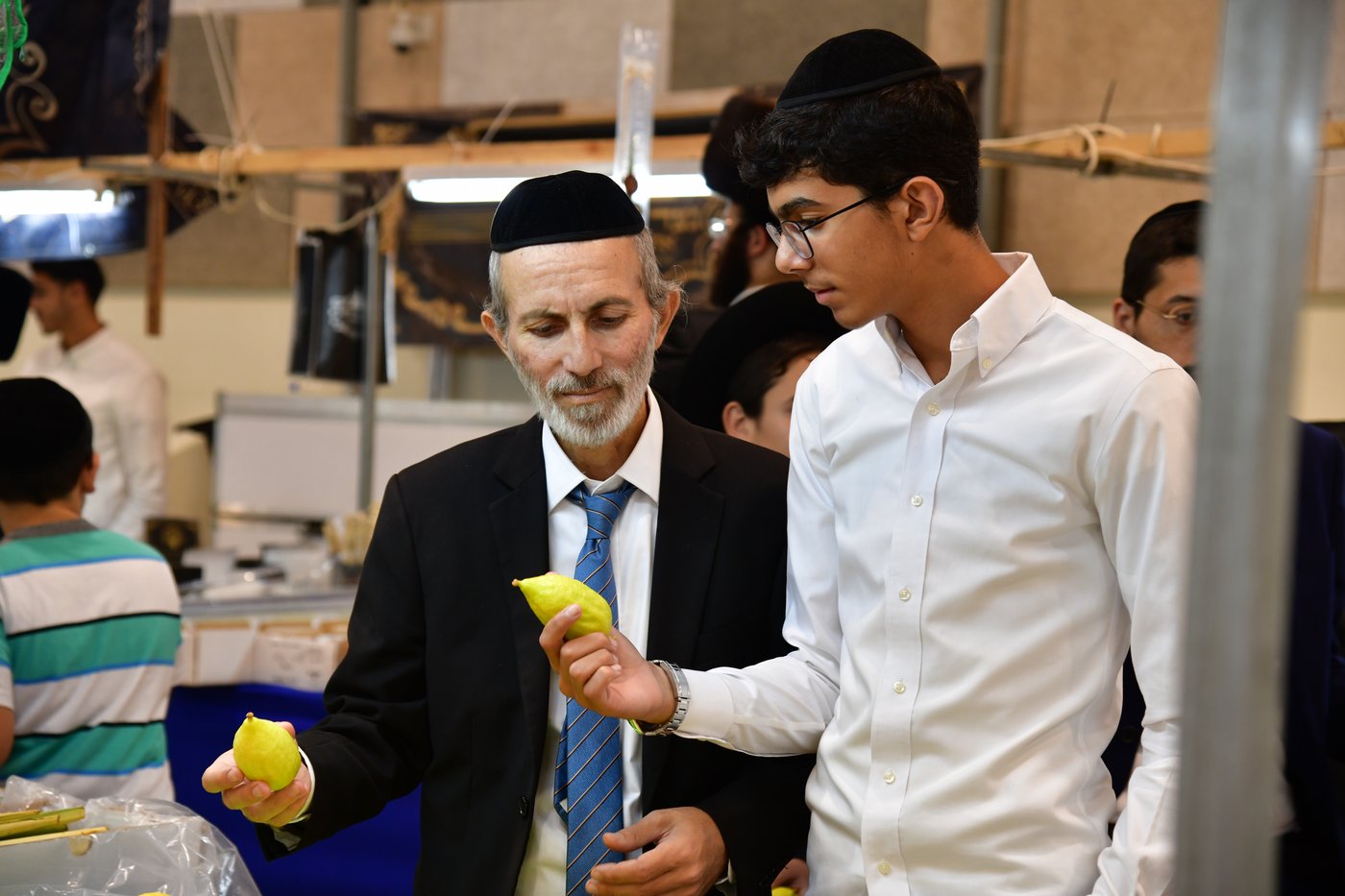 אווירת ערב חג הסוכות בעיר אשדוד