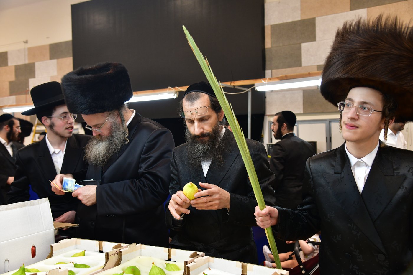 אווירת ערב חג הסוכות בעיר אשדוד