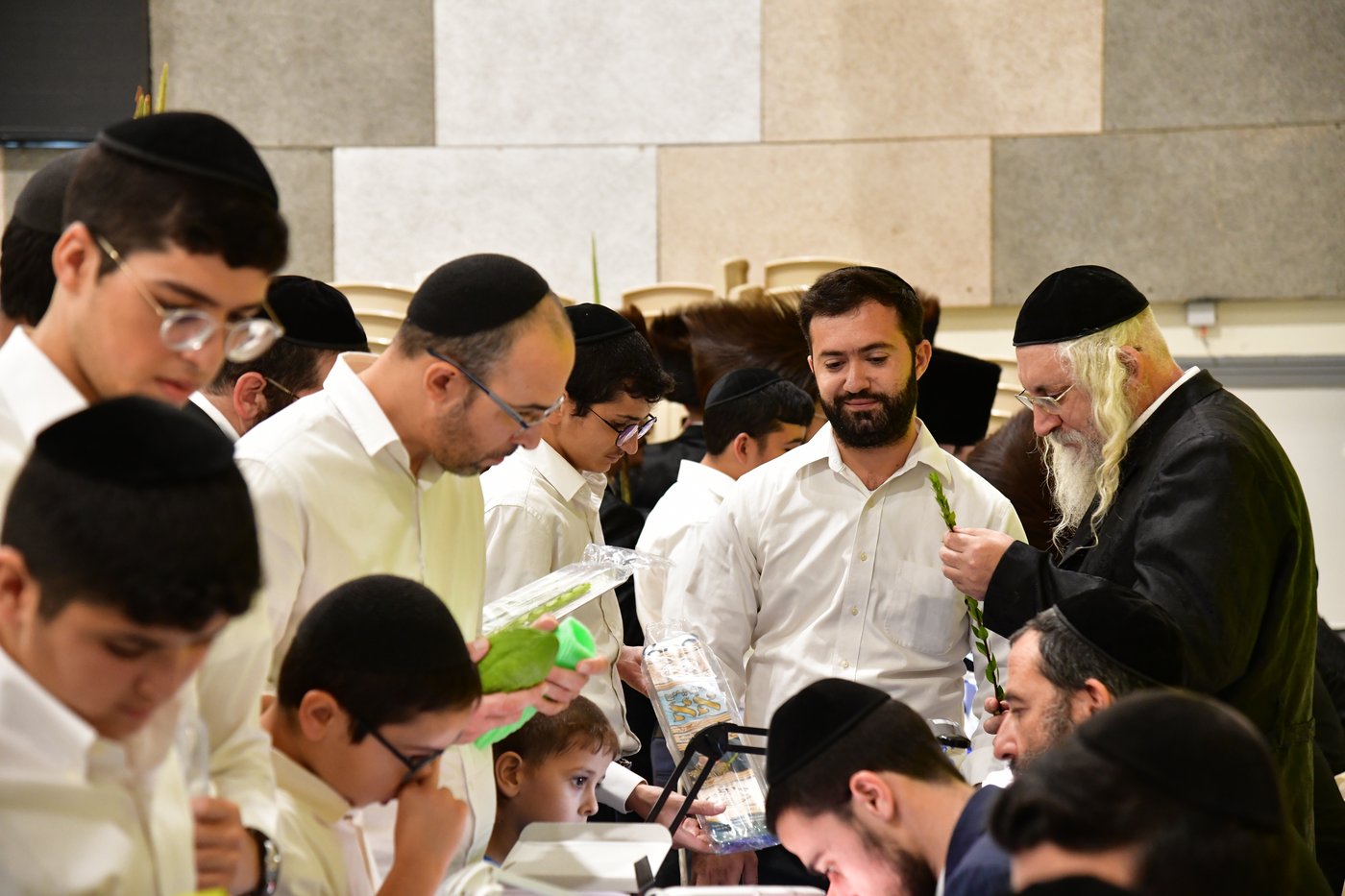 אווירת ערב חג הסוכות בעיר אשדוד