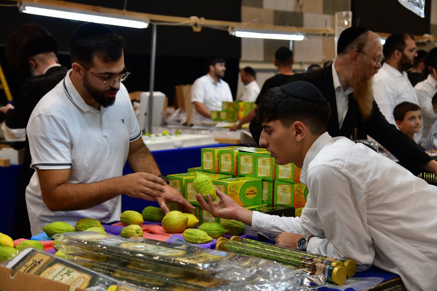 אווירת ערב חג הסוכות בעיר אשדוד