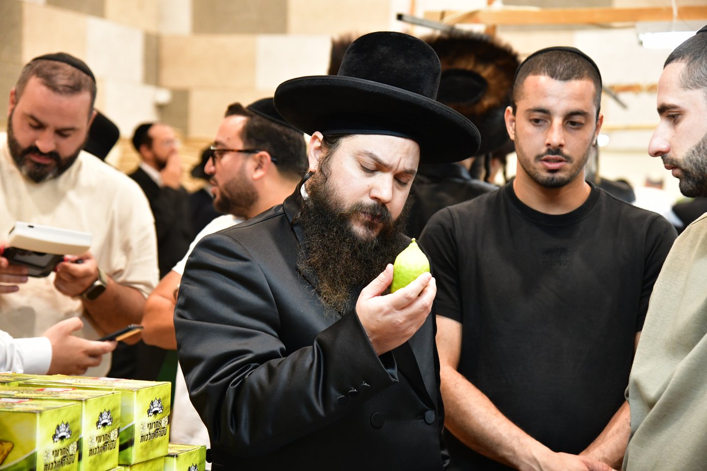 אווירת ערב חג הסוכות בעיר אשדוד
