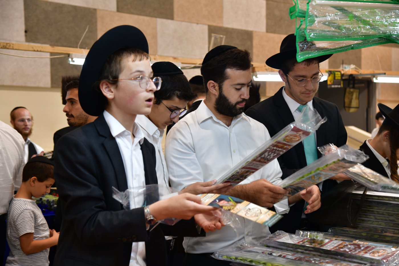 אווירת ערב חג הסוכות בעיר אשדוד