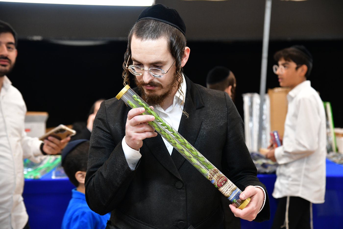 אווירת ערב חג הסוכות בעיר אשדוד