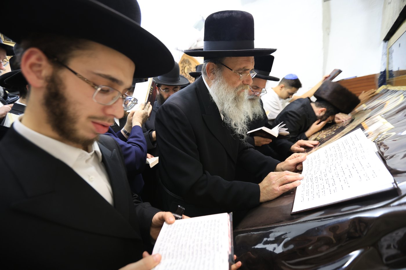 האדמו"ר מאשלג באתרא קדישא מירון