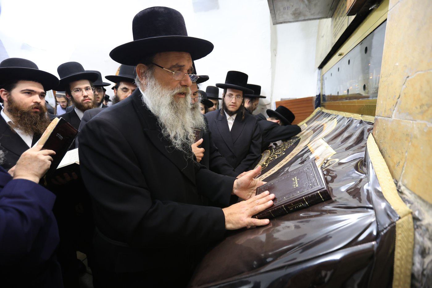 האדמו"ר מאשלג באתרא קדישא מירון