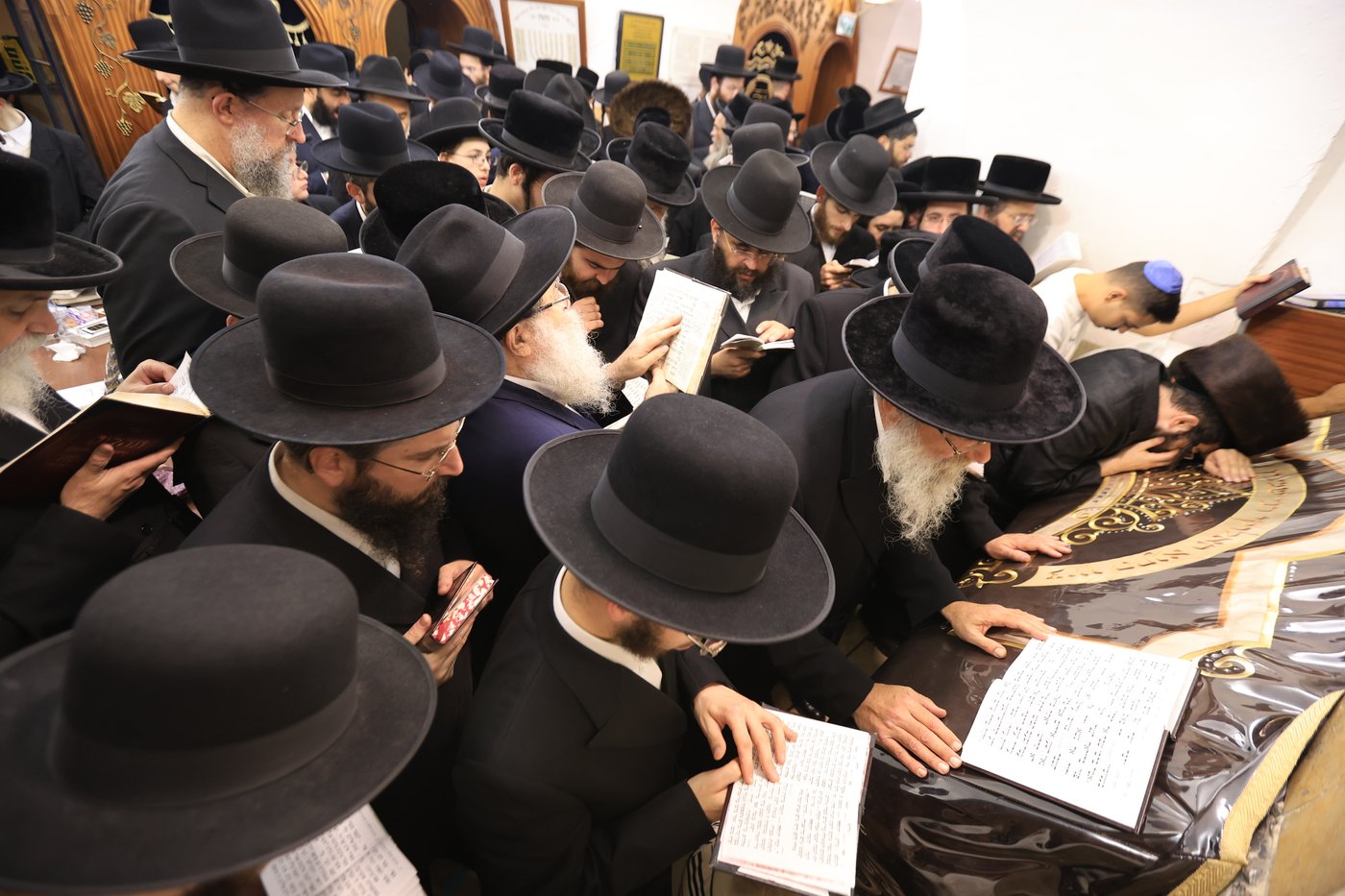 האדמו"ר מאשלג באתרא קדישא מירון