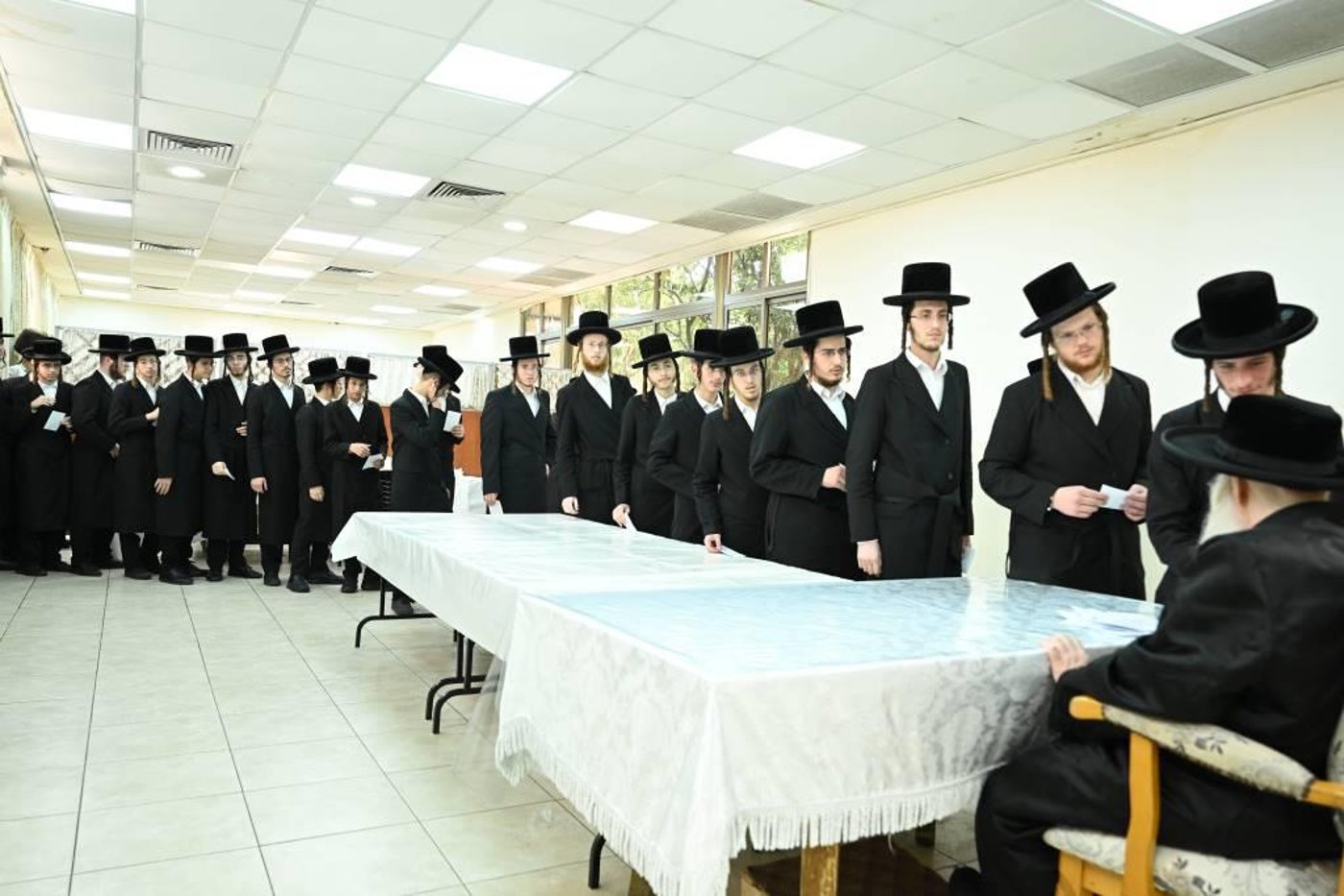 עשרת ימי תשובה ערב ומוצאי יו''כ בחצר הקודש צאנז