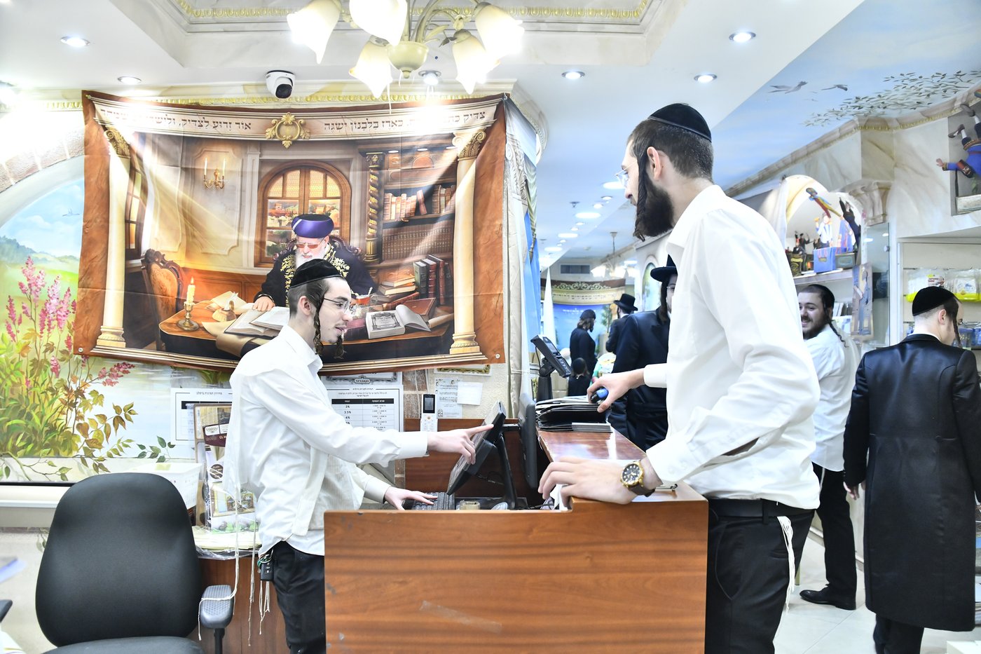 מראות ערב חג הסוכות בבני ברק