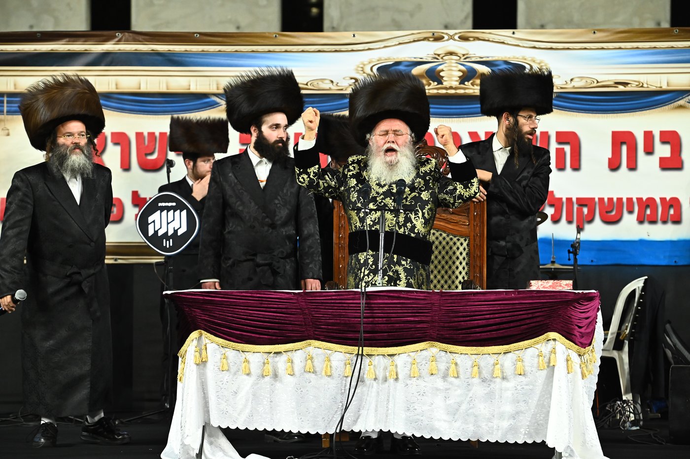האדמו"ר ממישקולץ - מנהיגה הרוחני של פתח תקוה