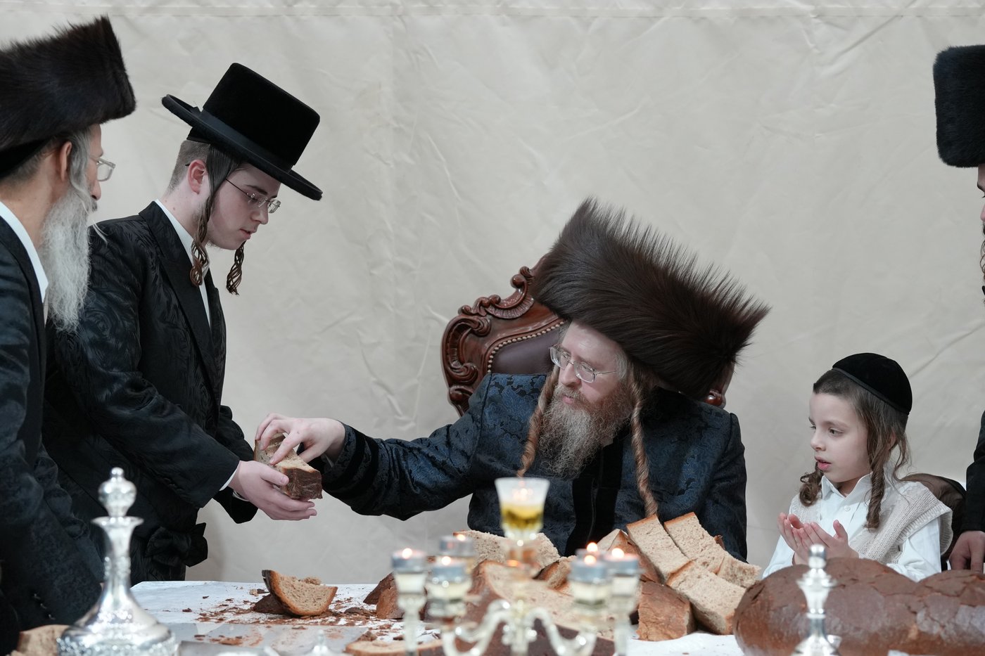 טיש אושפיזין דיוסף בחצר הקודש שומרי אמונים