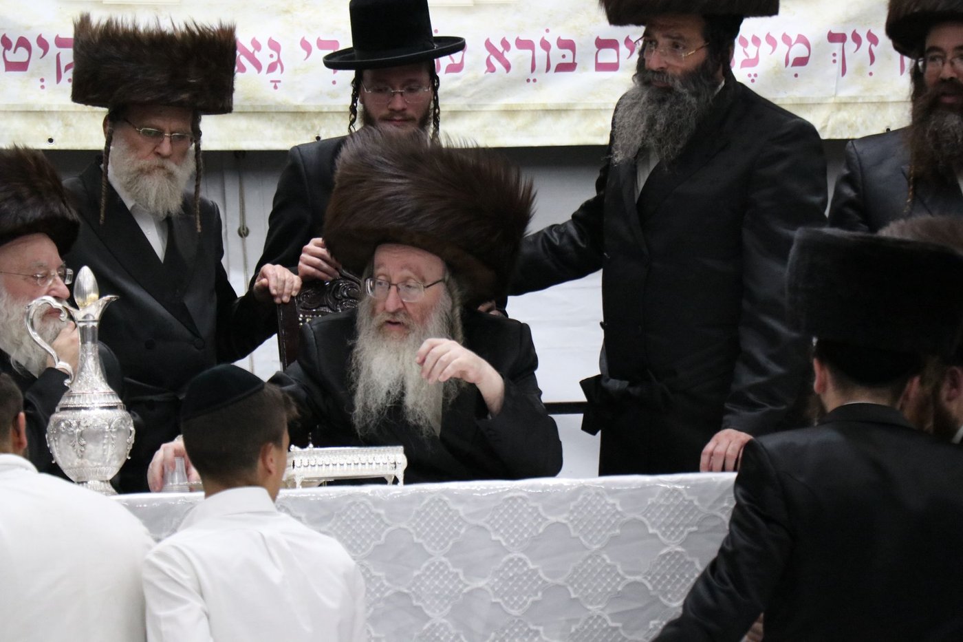 העריקים אצל האדמו"רים בחול המעוד סוכות תשפ"ו