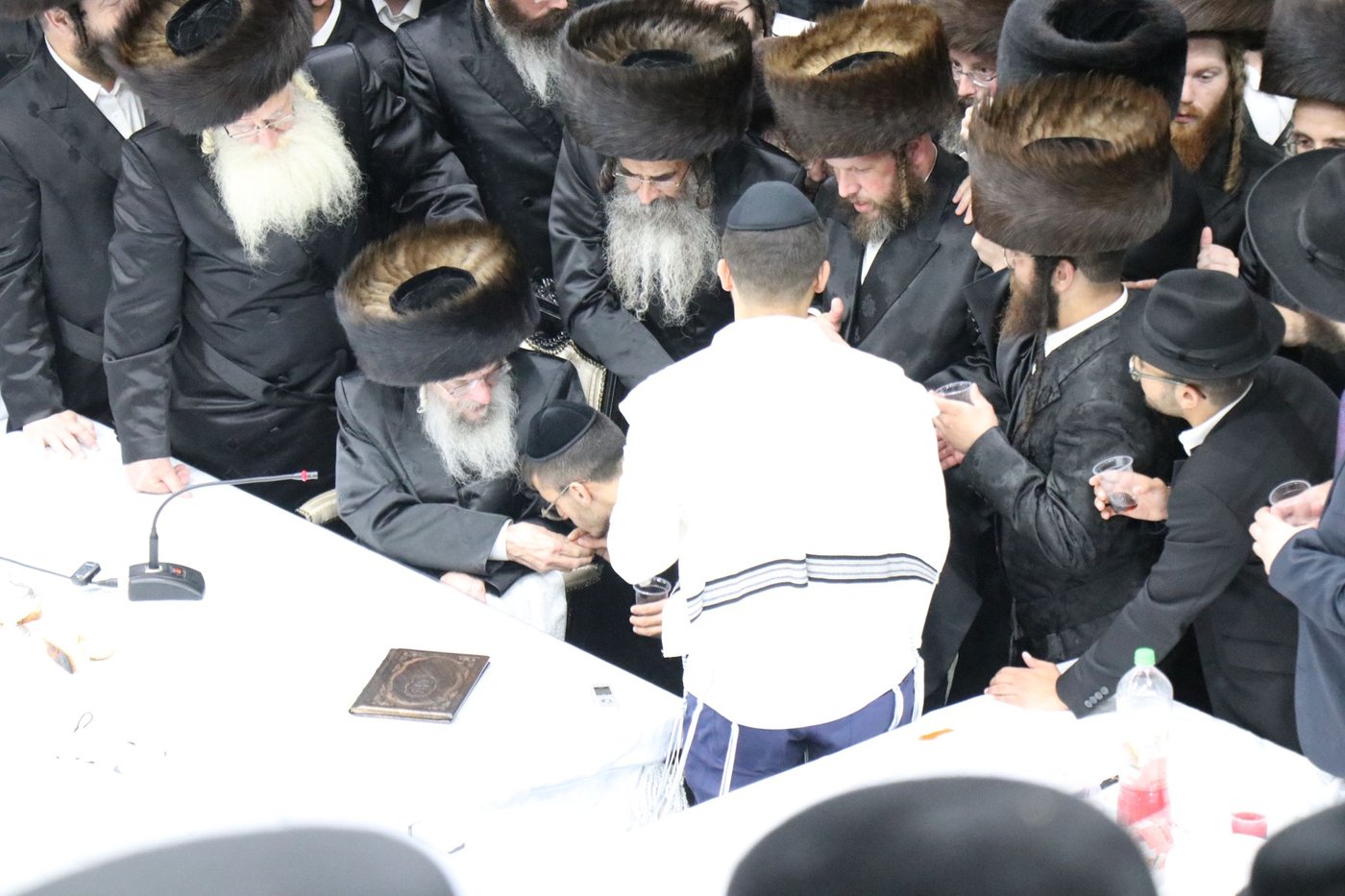 העריקים אצל האדמו"רים בחול המעוד סוכות תשפ"ו