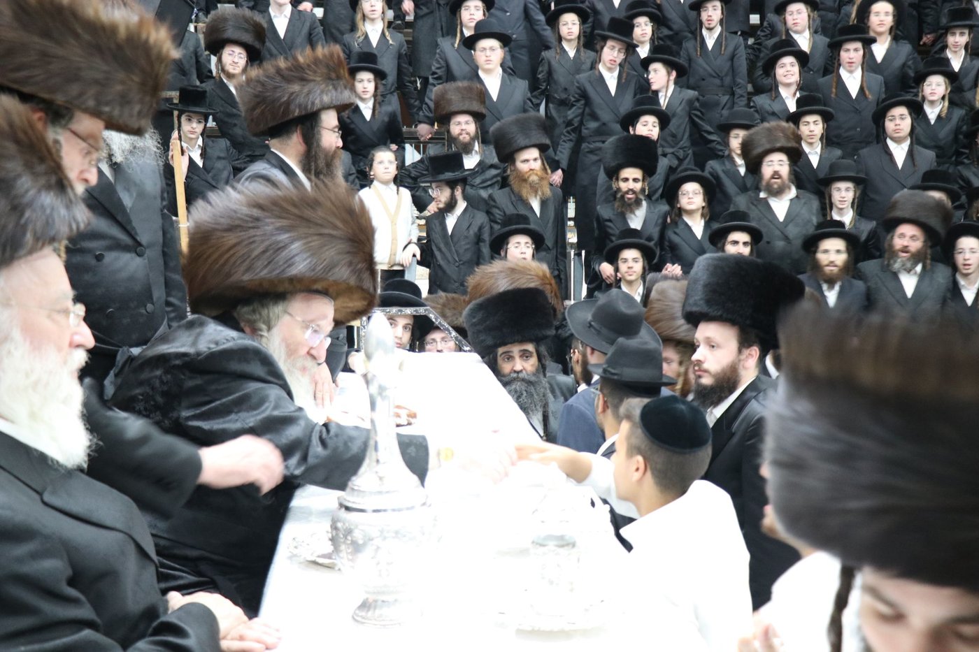 העריקים אצל האדמו"רים בחול המעוד סוכות תשפ"ו
