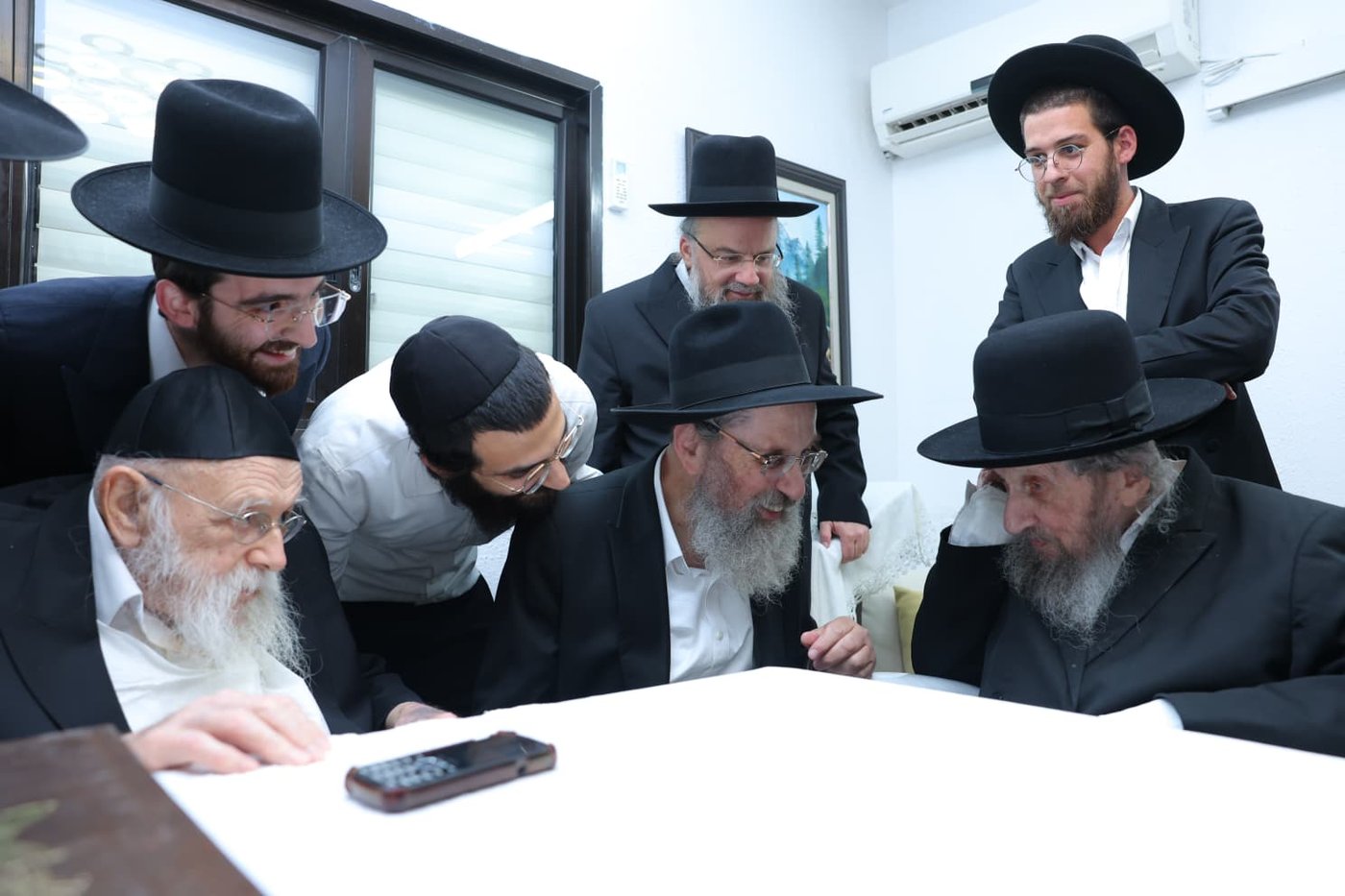הגר"ד לנדו אצל הגר"מ גריינמן, סוכות תשפ"ו